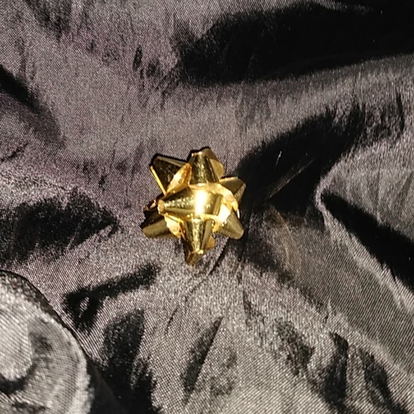 Ring - Picture 1 of 4